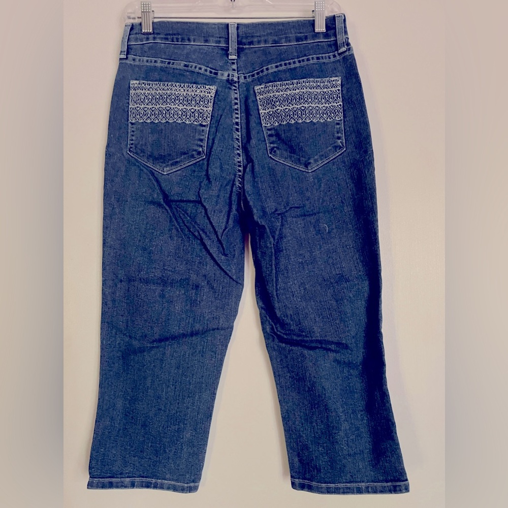 NYDJ Embroidered Pockets Light Blue Crop Jeans Sz 4